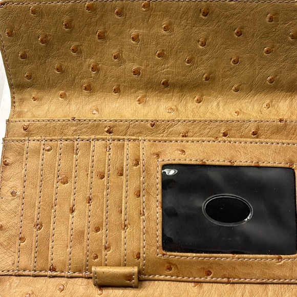 Women’s Guess leather wallet. - Picture 9 of 12